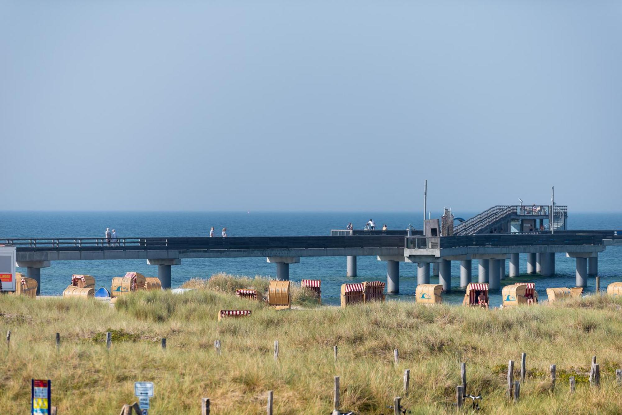 Ostsee - Reetdachhaus Nr 37 "Renate" Im Strand Resort Хайлигенхафен Экстерьер фото